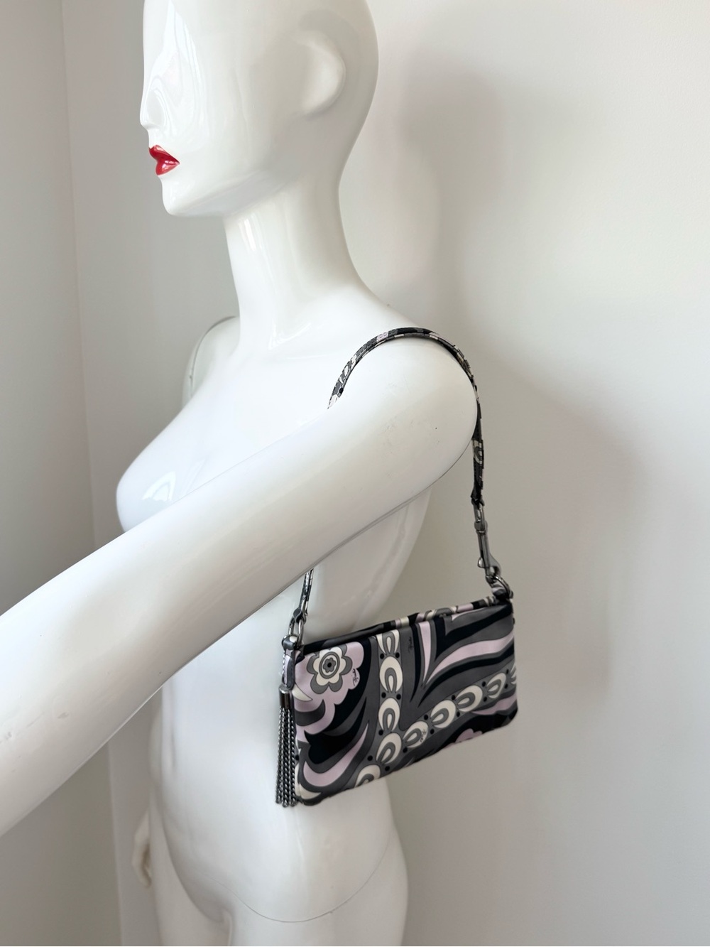 Emilio Pucci rare 2006 silk mini shoulder bag with tassel detail - Picture 7 of 7